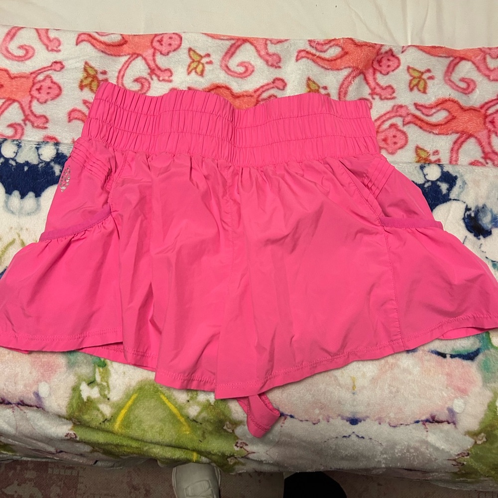 Pink Skorts with Elastic Waistband and Lightweight Fabric